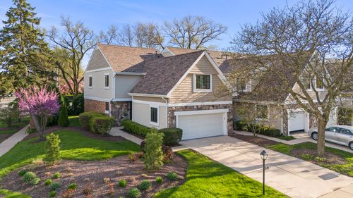 2566 Essex Dr, Northbrook, IL, 60062-7028 | Card Image