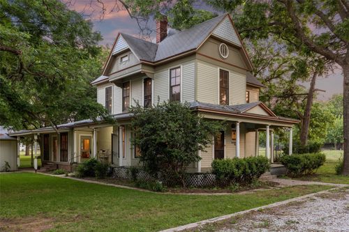 405 W Clifton St, Pilot Point, TX, 76258-4136 | Card Image