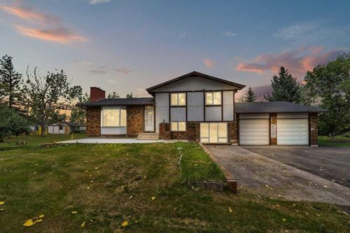 40 Pleasant Range Pl, Rocky View County, AB, T1Z0H2 | Card Image