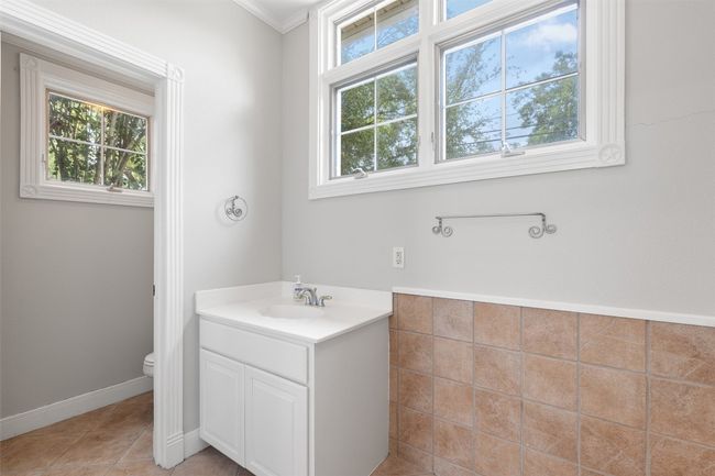 Half bath 1 | Image 38