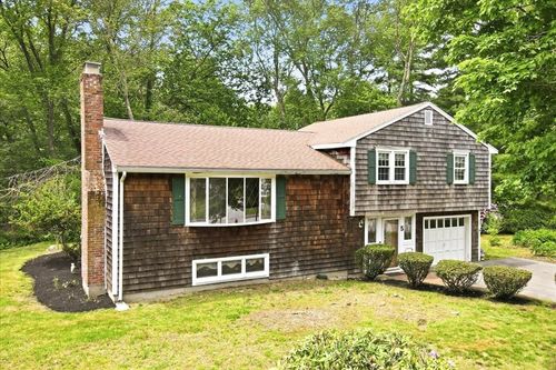 5 Spring Valley Rd, Medfield, MA, 02052-1026 | Card Image