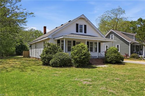 812 S Church St, Smithfield, VA, 23430-1714 | Card Image