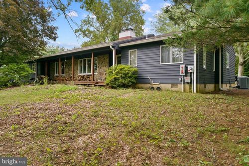 95 Holmes Mill Rd, Cream Ridge, NJ, 08514-1804 | Card Image