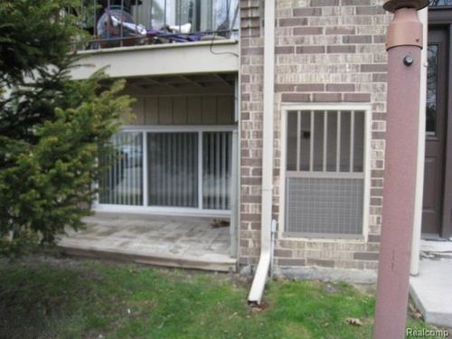 145a-38290 Fairway Ct, Clinton Township, MI, 48038-6616 | Card Image