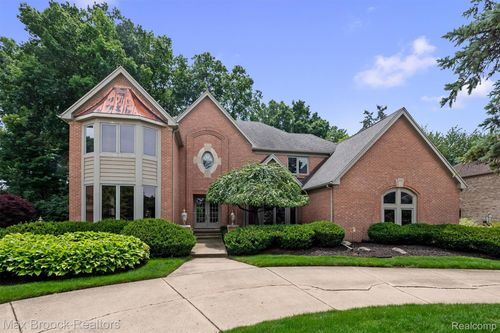 3015 Woodcreek Way, Bloomfield Charter Township, MI, 48304 | Card Image