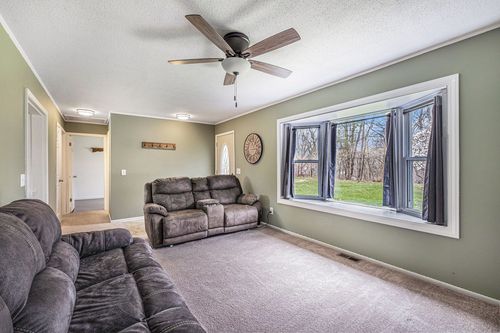 1315 Beaverbrook Dr, Holly, MI, 48442-8628 | Card Image