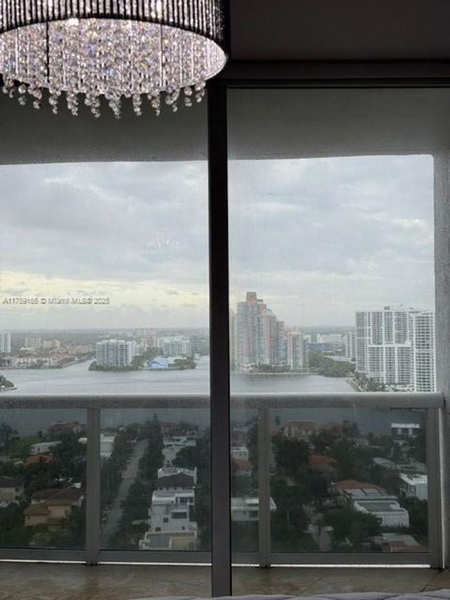 APT-2804 - 18911 Collins Ave, Condo with 2 bedrooms, 3 bathrooms and null parking in Sunny Isles Beach FL | Image 18