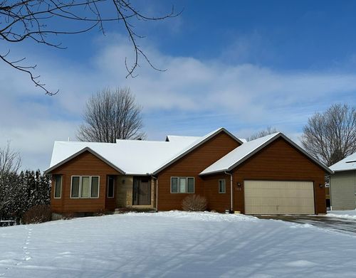 704 Brynwood Ln, LENA, IL, 61048-8600 | Card Image