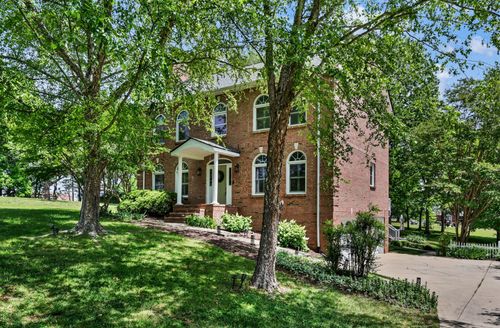 930 Doe Run Ct, Adams, TN, 37010-8948 | Card Image