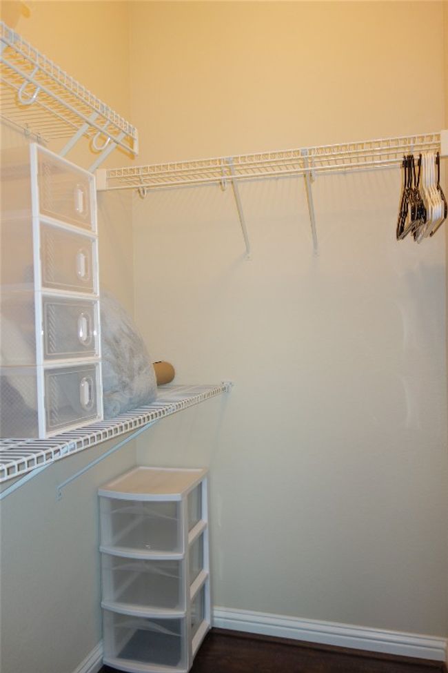 Secondary bedroom walk-in closet | Image 26