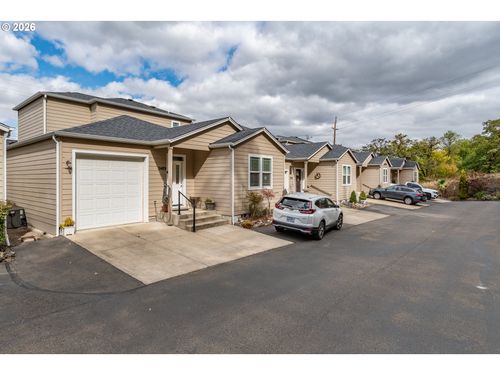 2489 Se Waldon Ave, Roseburg, OR, 97470 | Card Image