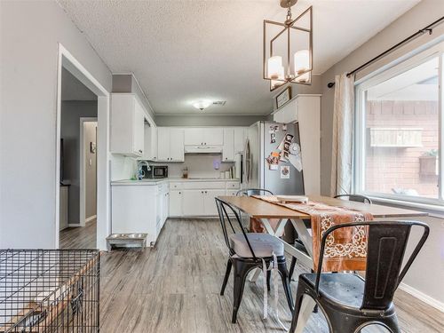 2418 Weatherford Dr, Norman, OK, 73071-7024 | Card Image