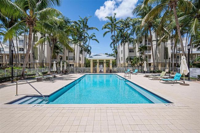 300 - 7598 Sw 102 Nd St, Condo with 3 bedrooms, 3 bathrooms and null parking in Pinecrest FL | Image 23