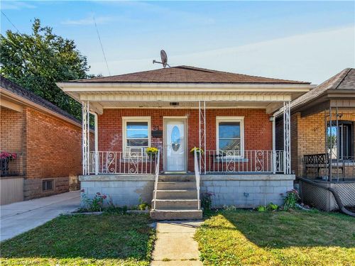 21 Cameron Ave N, Hamilton, ON, L8H4Y9 | Card Image