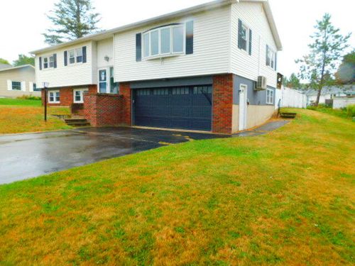 22 Mountainview Drive, Lincoln, ME, 04444 | Card Image