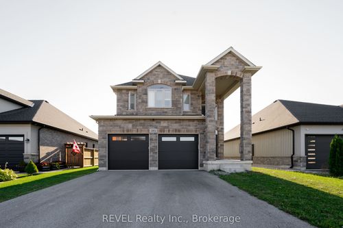 202 Viger Dr, Welland, ON, L3B0E4 | Card Image