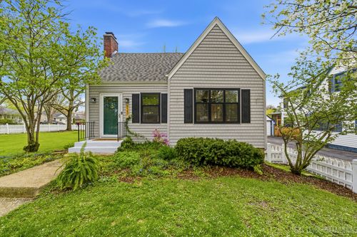 923 South Ave, St. Charles, IL, 60174-3152 | Card Image