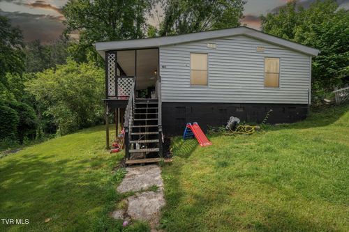 102 Tolley Ln, Erwin, TN, 37650-8956 | Card Image