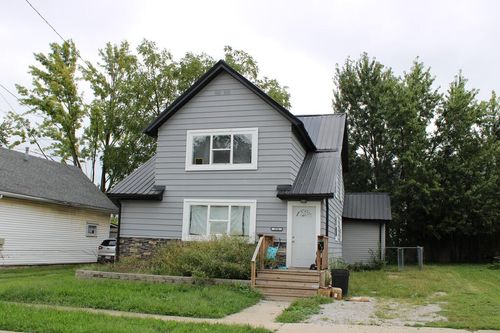 556 Blaine Ave, Marion, OH, 43302-4828 | Card Image