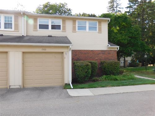 1500 Brentwood Dr, Troy, MI, 48098-2713 | Card Image