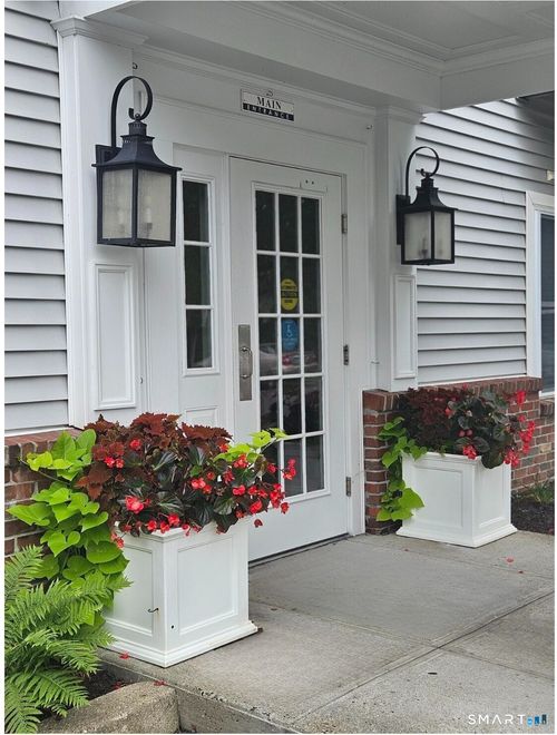 c-100C Danbury Rd, Ridgefield, CT, 06877-4107 | Card Image