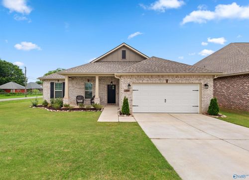 24009 Quints Dr, ATHENS, AL, 35613-7179 | Card Image