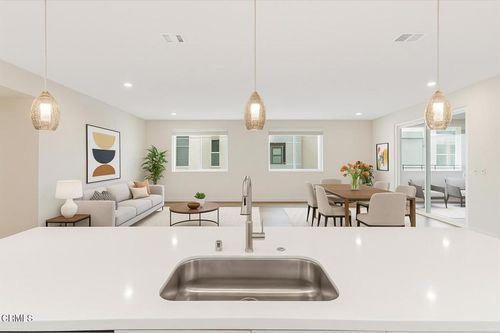 unit-304-2830 Wagon Wheel Rd, Oxnard, CA, 93036-1189 | Card Image