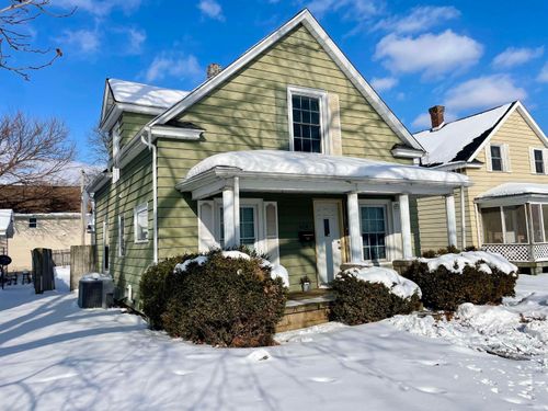 918 W 4th St, Mishawaka, IN, 46544-1736 | Card Image