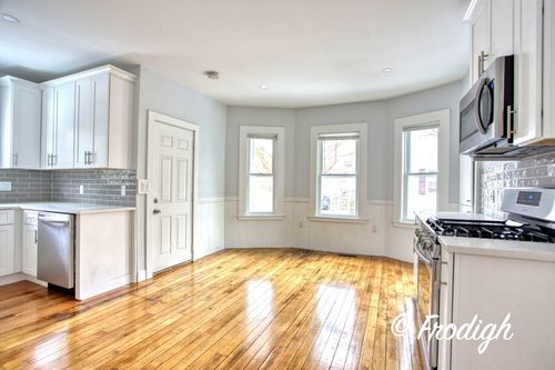 1-118 Plymouth St, Bridgewater, MA, 02324-2738 | Card Image