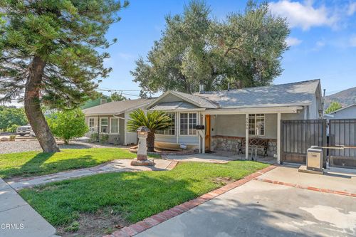 2606 Hermosa Ave, Montrose, CA, 91020-1703 | Card Image