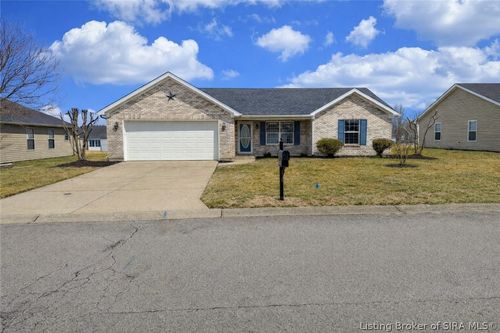12121 Pinta Pl, Sellersburg, IN, 47172-8313 | Card Image