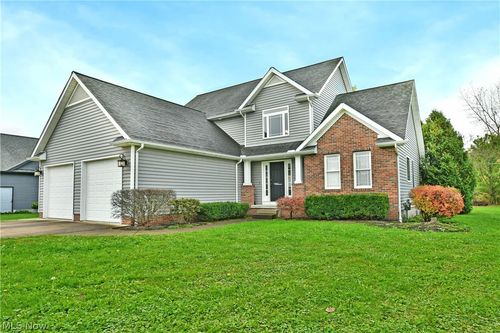 813 Dalton Dr Nw, Warren, OH, 44481-9198 | Card Image