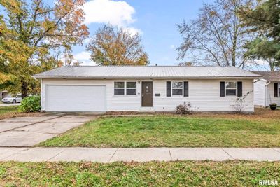 114 E Spruce Street, House other with 3 bedrooms, 2 bathrooms and null parking in Chatham IL | Image 1