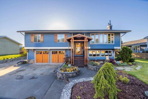 2335 Meadow Lane, Juneau, AK, 99801 | Card Image