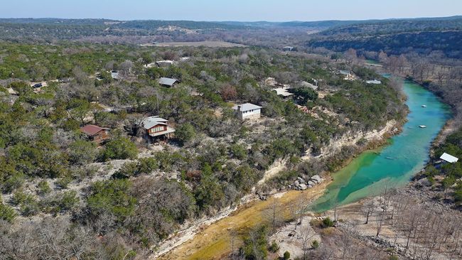 205 Cedar Cliff Loop, Home with 3 bedrooms, 2 bathrooms and 1 parking in Hunt TX | Image 6