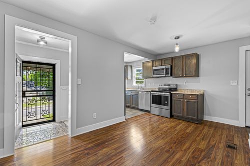 2405 Eden St, Nashville, TN, 37208-3213 | Card Image