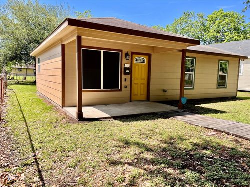 821 W 15th St, Port Arthur, TX, 77640-3144 | Card Image