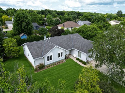 4130 W Thorncrest Dr, Franklin, WI, 53132-9649 | Card Image