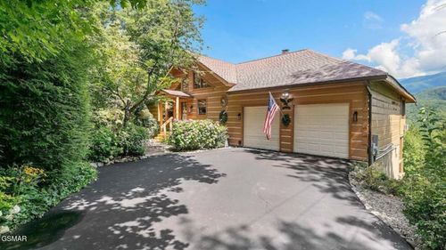 449 Lucerne Way, Gatlinburg, TN, 37738-6419 | Card Image