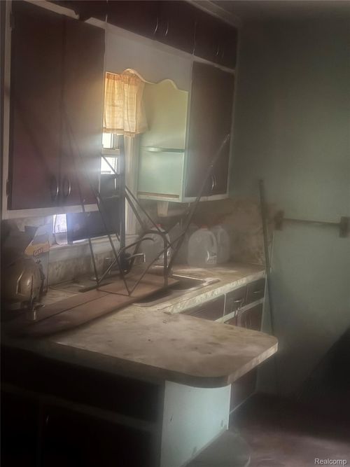 2321 Levern St, Flint, MI, 48506-3443 | Card Image