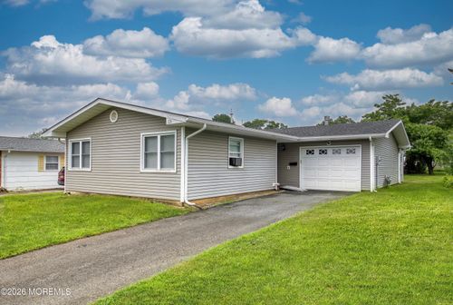 13 Clay Cir, Brick, NJ, 08724-1916 | Card Image