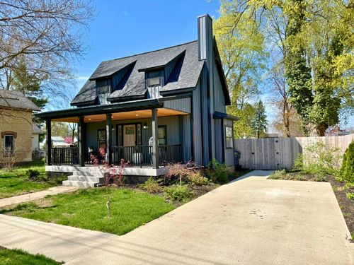 212 W Cass St, Bangor, MI, 49013-1313 | Card Image