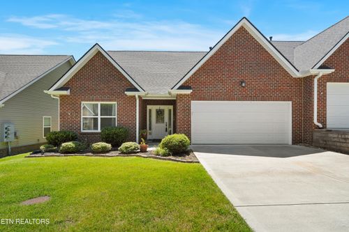 1117 Fellin View Way, Sevierville, TN, 37876-2917 | Card Image