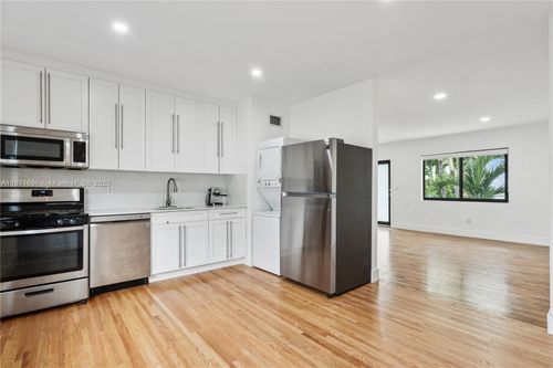 apt-4-8020 Crespi Blvd, Miami Beach, FL, 33141-1540 | Card Image