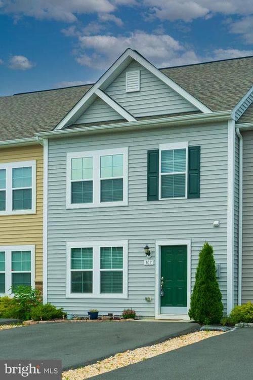 107 Loblolly Dr, BUNKER HILL, WV, 25413-2202 | Card Image