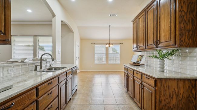 613 W Sheila Cir, House other with 4 bedrooms, 2 bathrooms and null parking in Joshua TX | Image 16