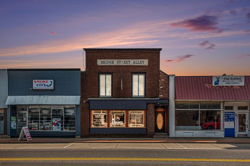 124 E Bridge St, Plainwell, MI, 49080-1767 | Card Image