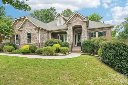16521 Governors Club Ct, Charlotte, NC, 28278-8215 | Card Image