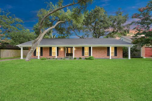 205 Cedar Ln, El Lago, TX, 77586-6135 | Card Image