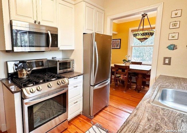 25 Bayview Ct, House other with 2 bedrooms, 2 bathrooms and null parking in Manhasset NY | Image 4